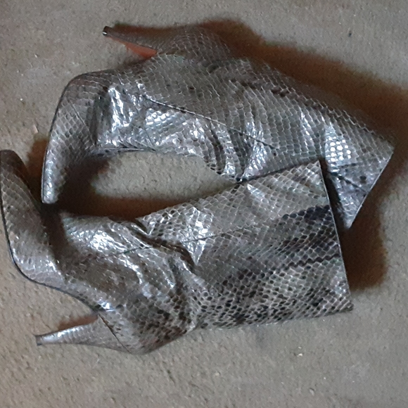 SUELA Cuero sz 38 snakeskin gray heeled boots 4 inch heels leather sole - Picture 4 of 4